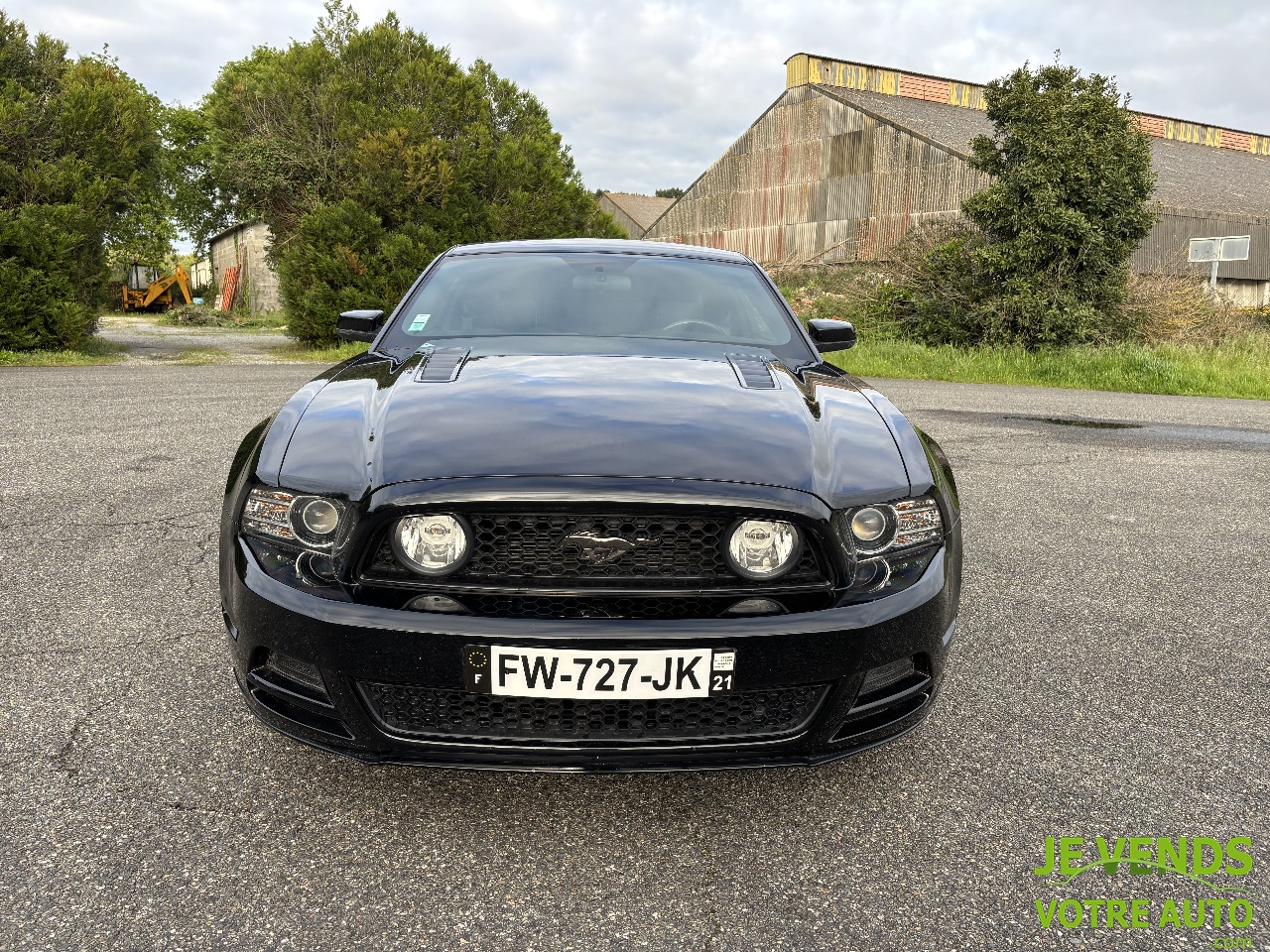 FORD MUSTANG