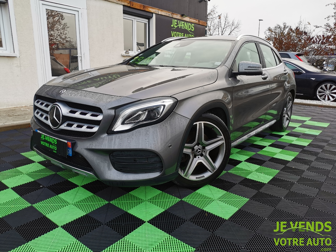 MERCEDES GLA