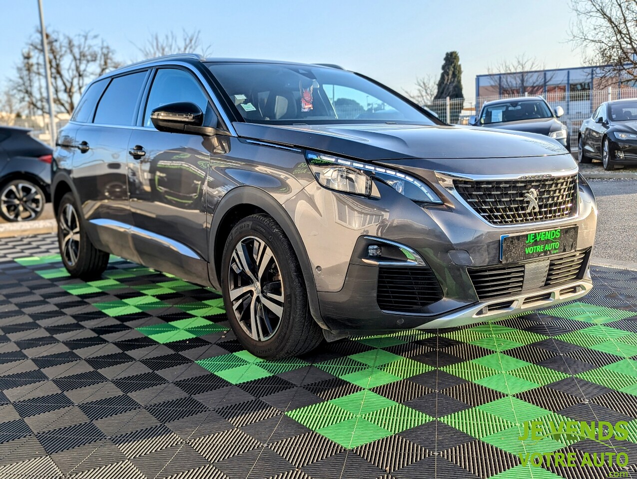 PEUGEOT 5008