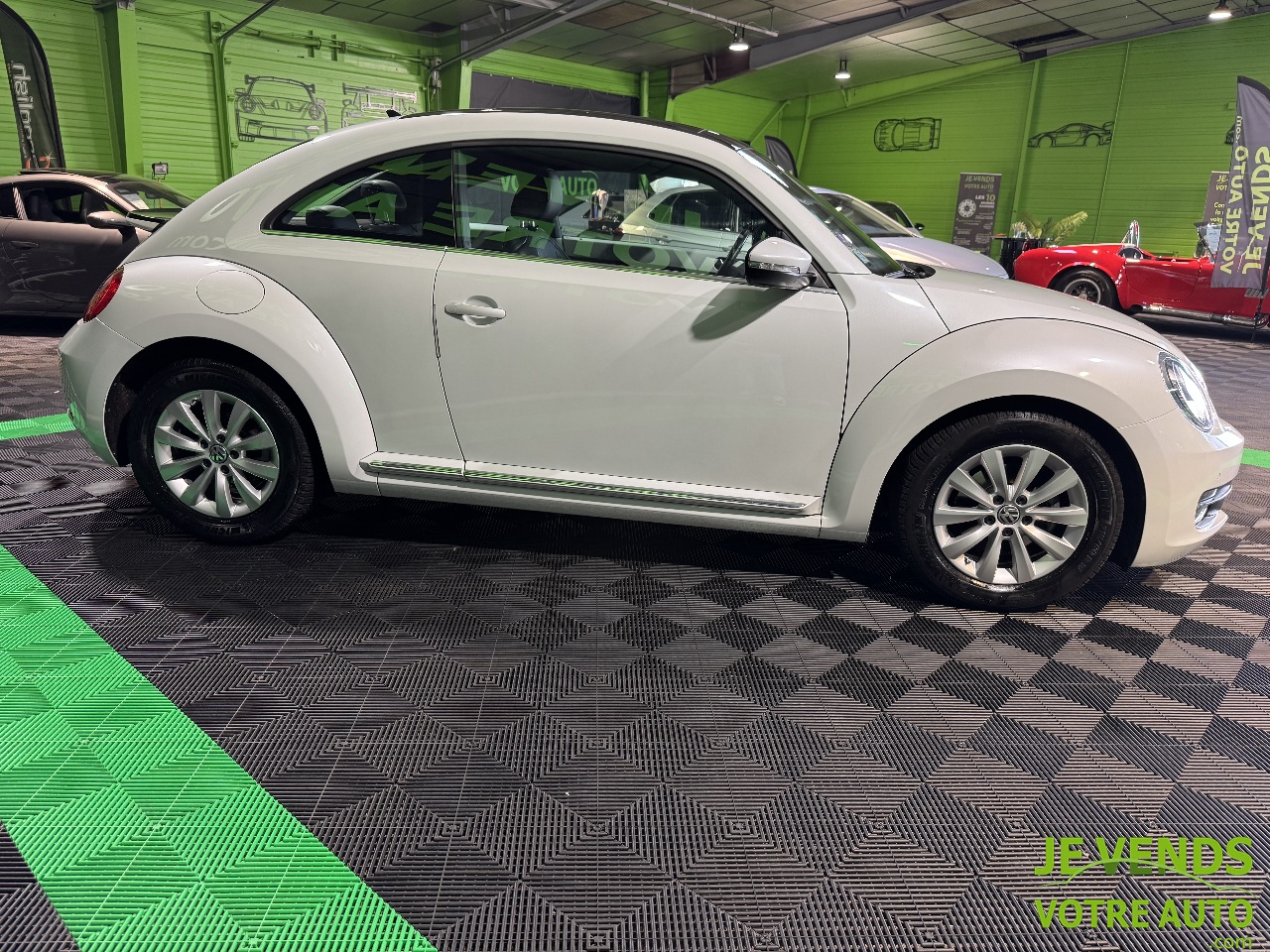 VOLKSWAGEN BEETLE