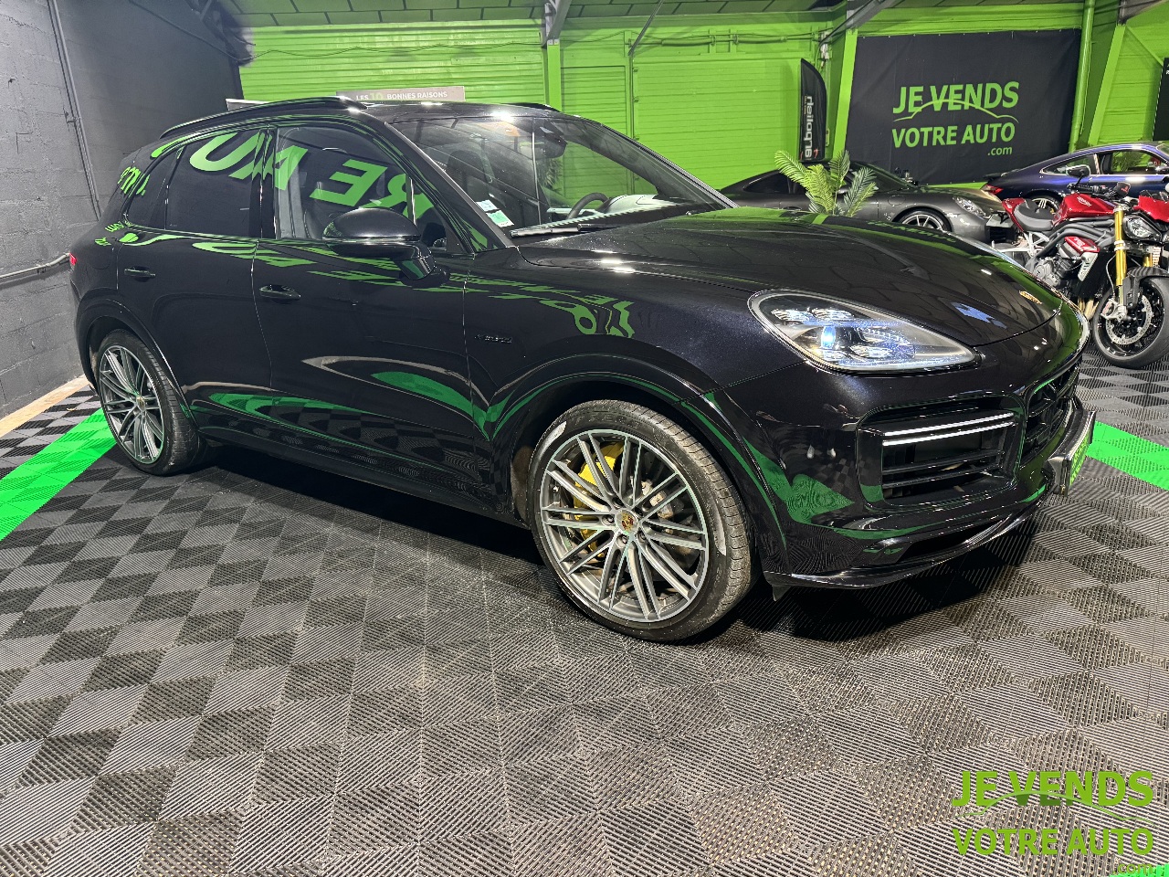 PORSCHE CAYENNE