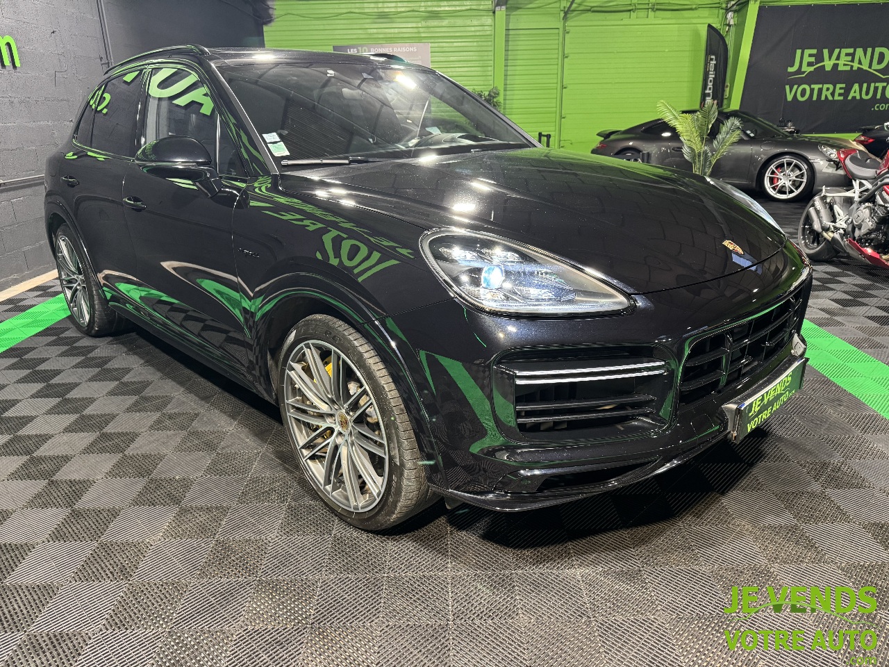 PORSCHE CAYENNE