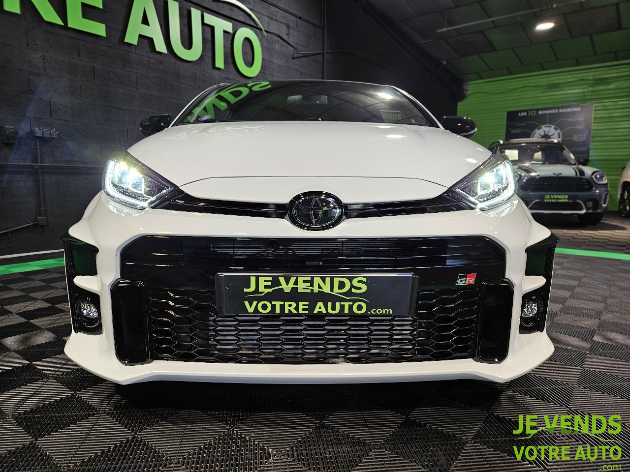 TOYOTA YARIS IV