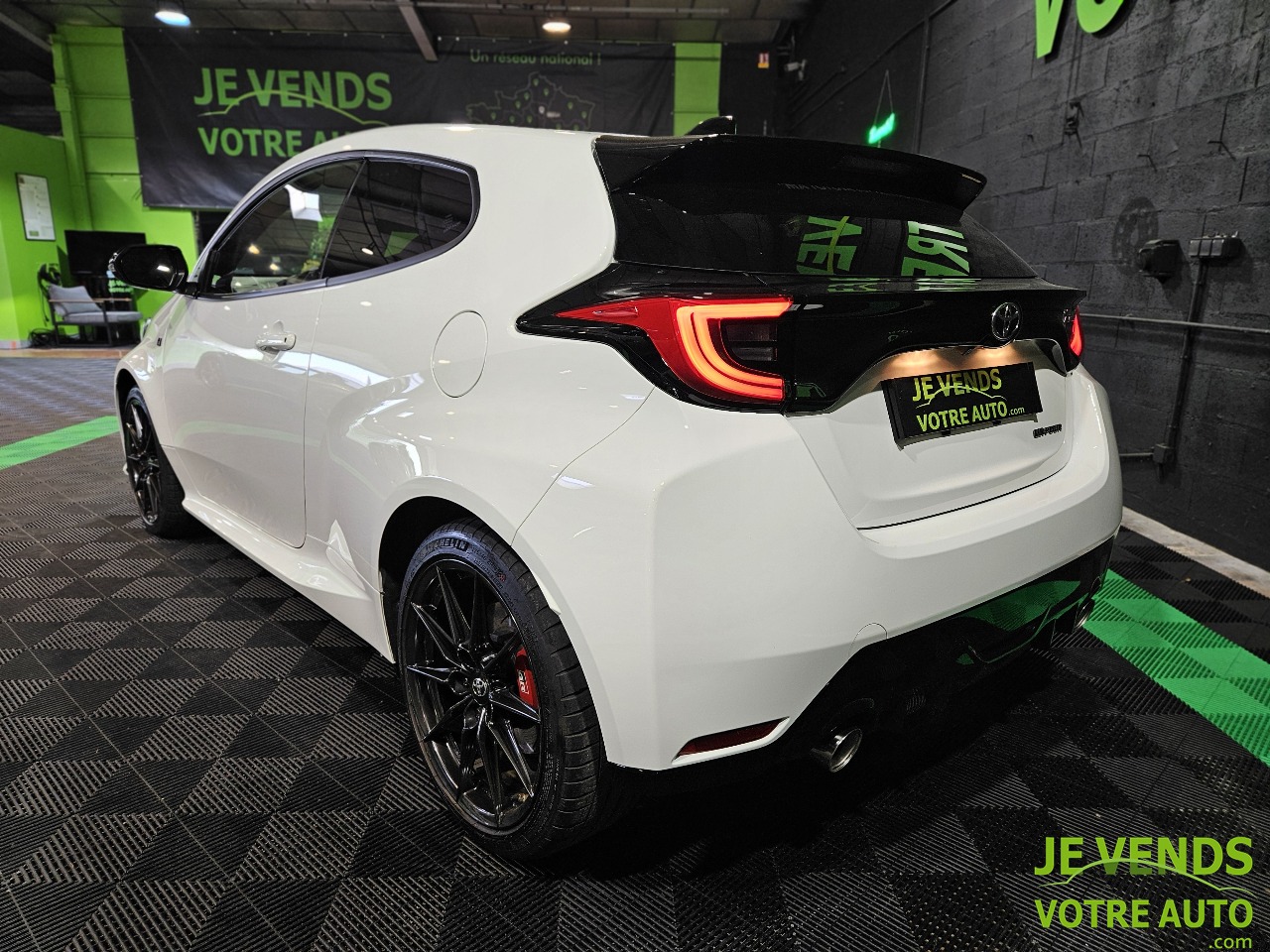 TOYOTA YARIS IV