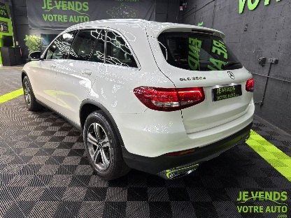 MERCEDES GLC