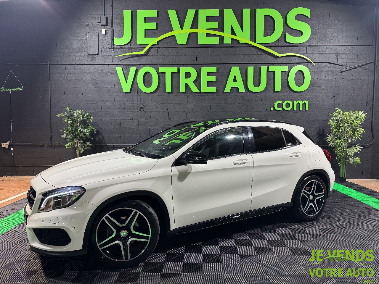 MERCEDES GLA