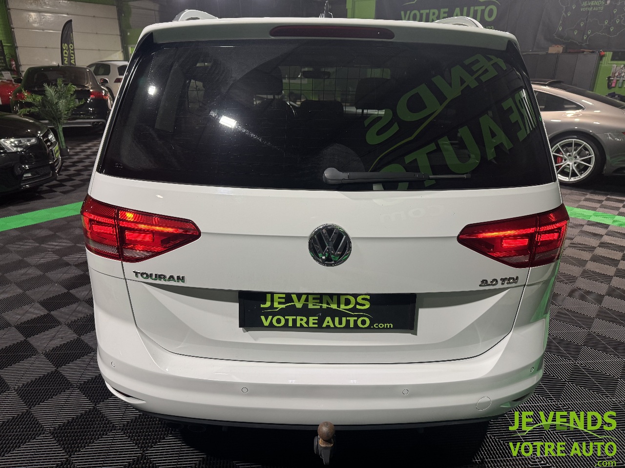 VOLKSWAGEN TOURAN