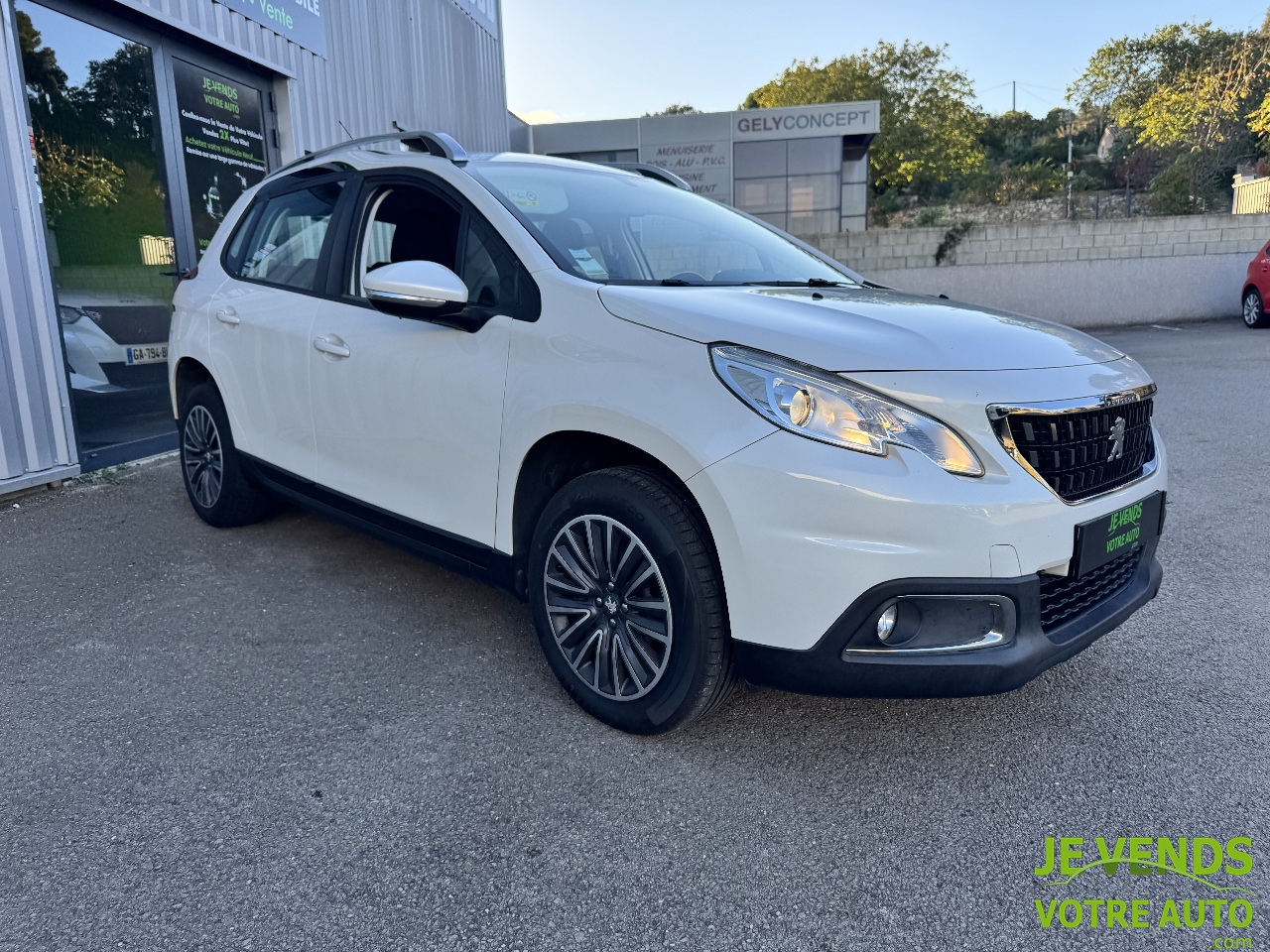 PEUGEOT 2008