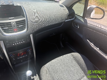 PEUGEOT 207 CC