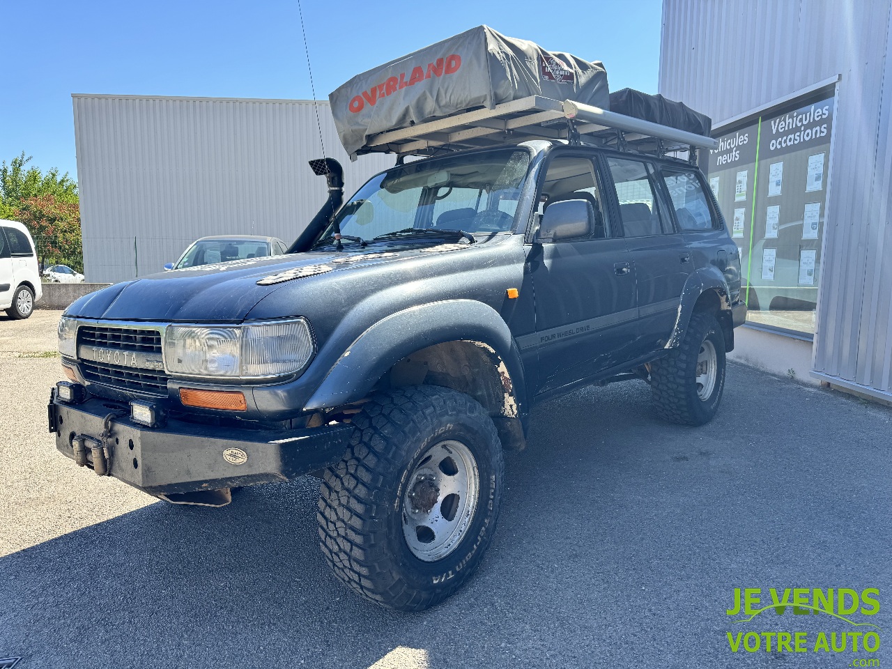 TOYOTA LAND CRUISER