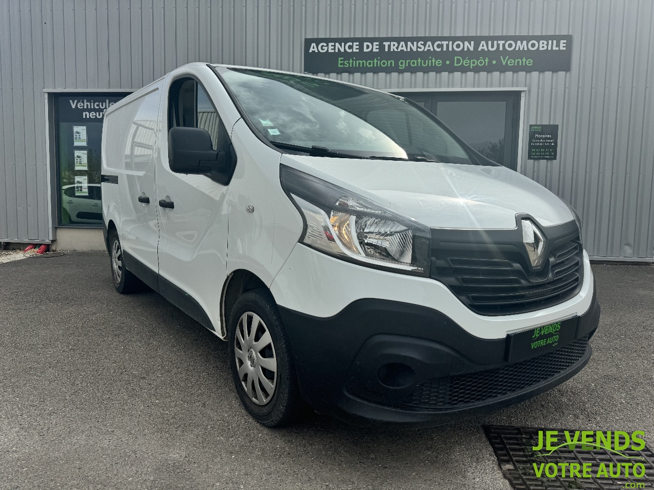 RENAULT TRAFIC