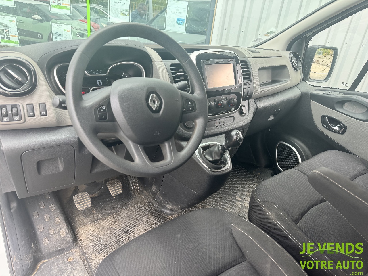 RENAULT TRAFIC