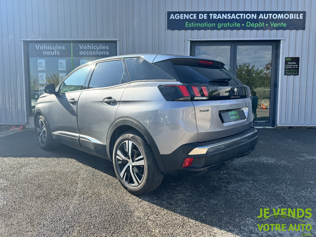 PEUGEOT 3008