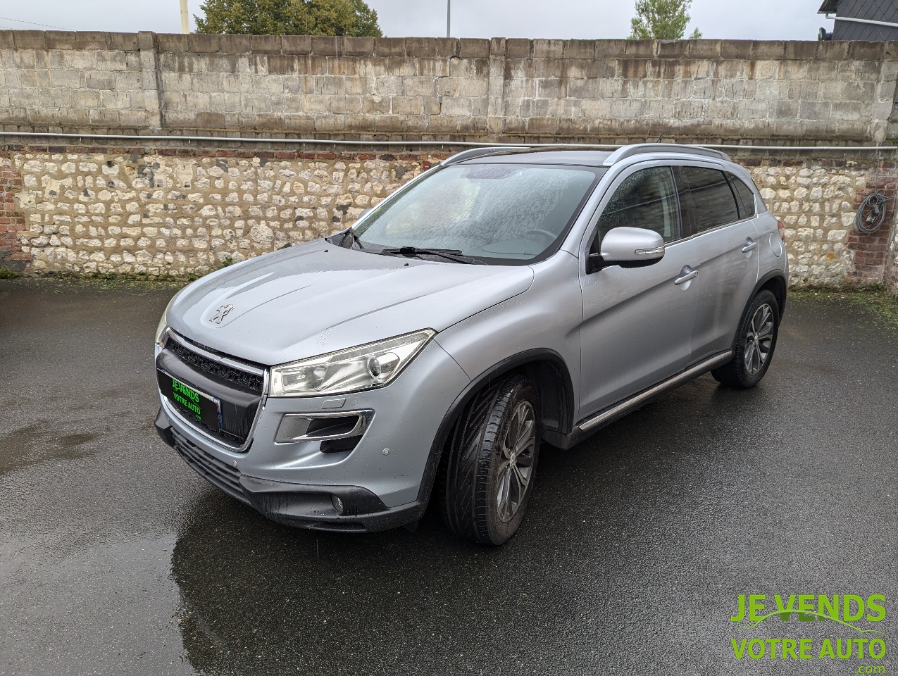 PEUGEOT 4008