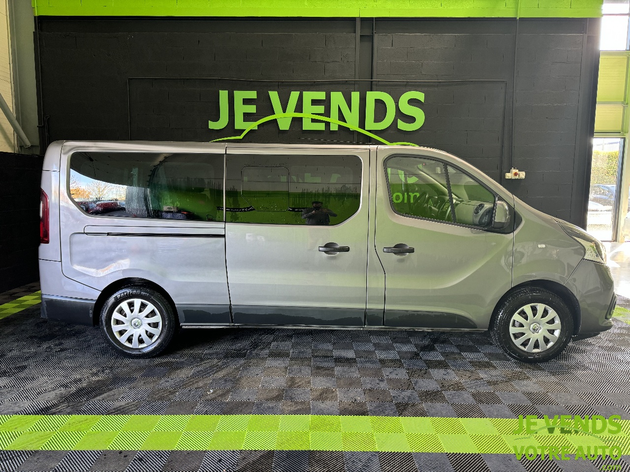 RENAULT TRAFIC III COMBI