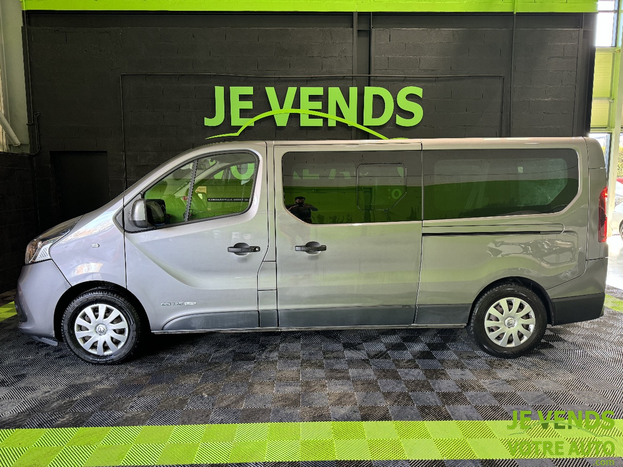 RENAULT TRAFIC III COMBI