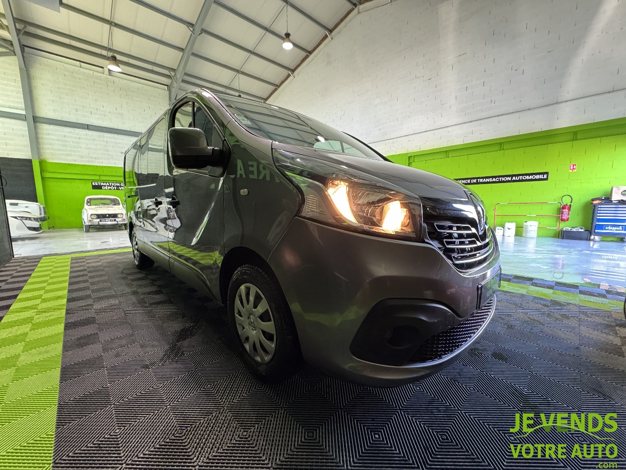 RENAULT TRAFIC III COMBI