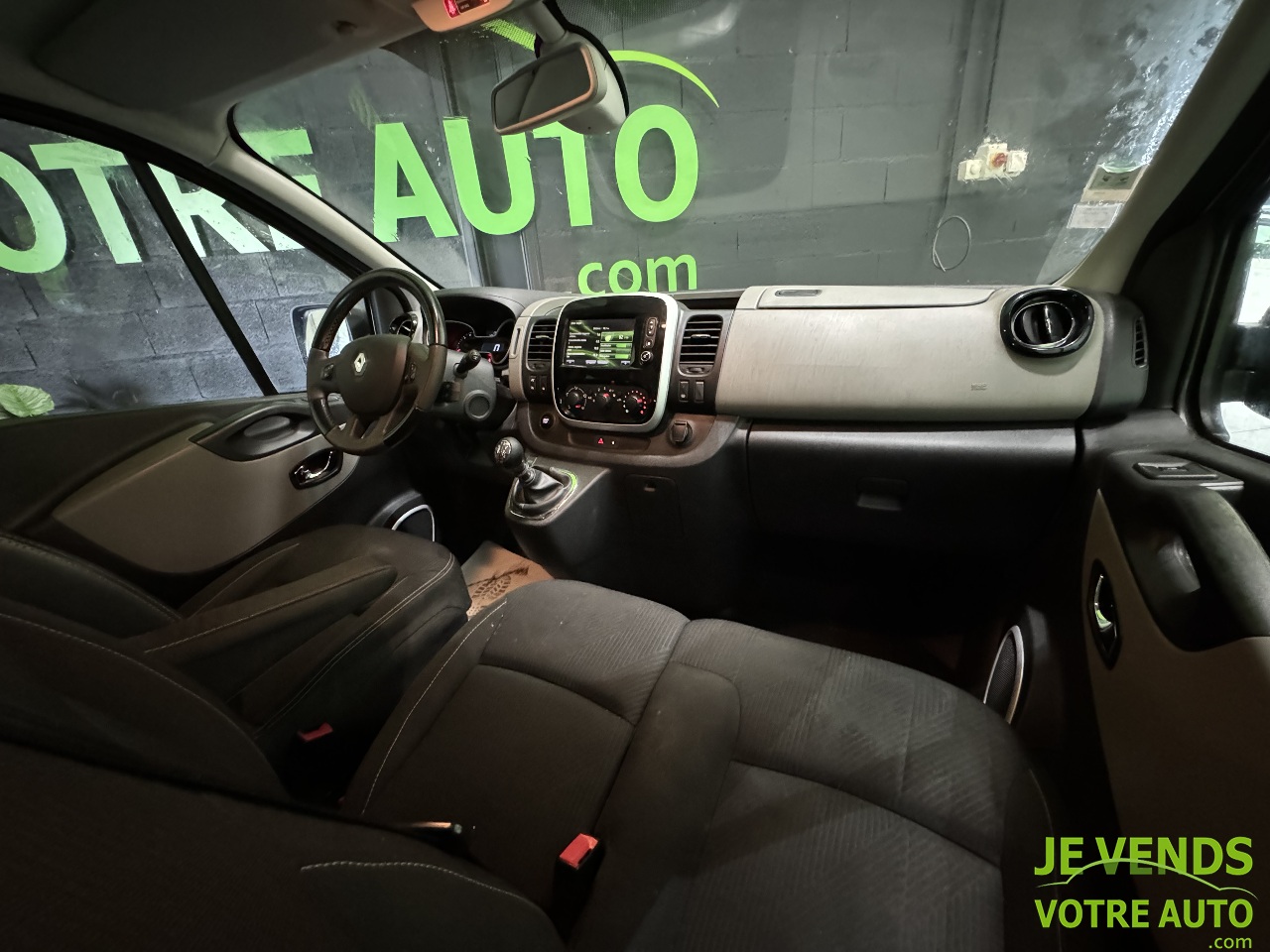 RENAULT TRAFIC III COMBI