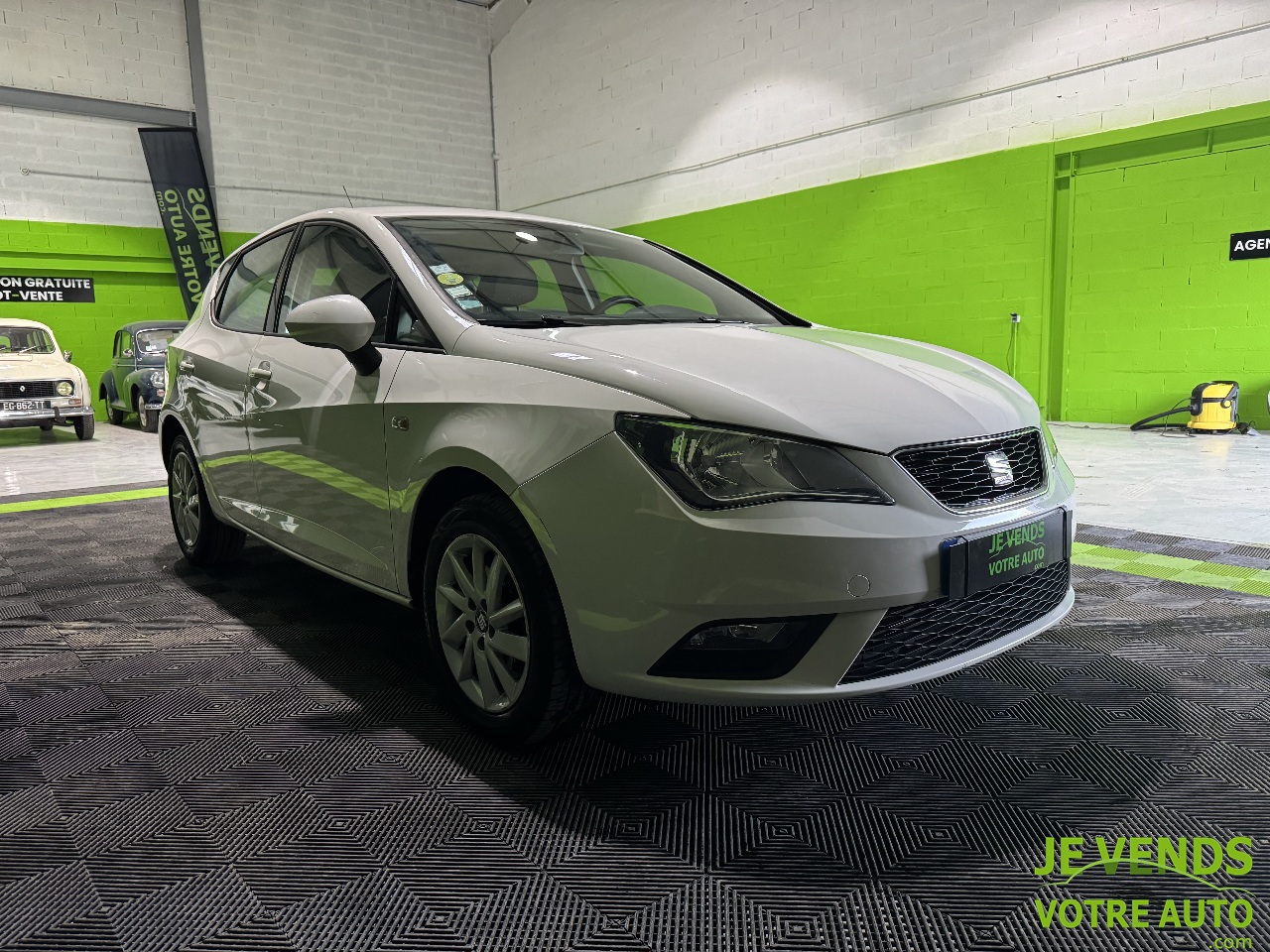 SEAT IBIZA