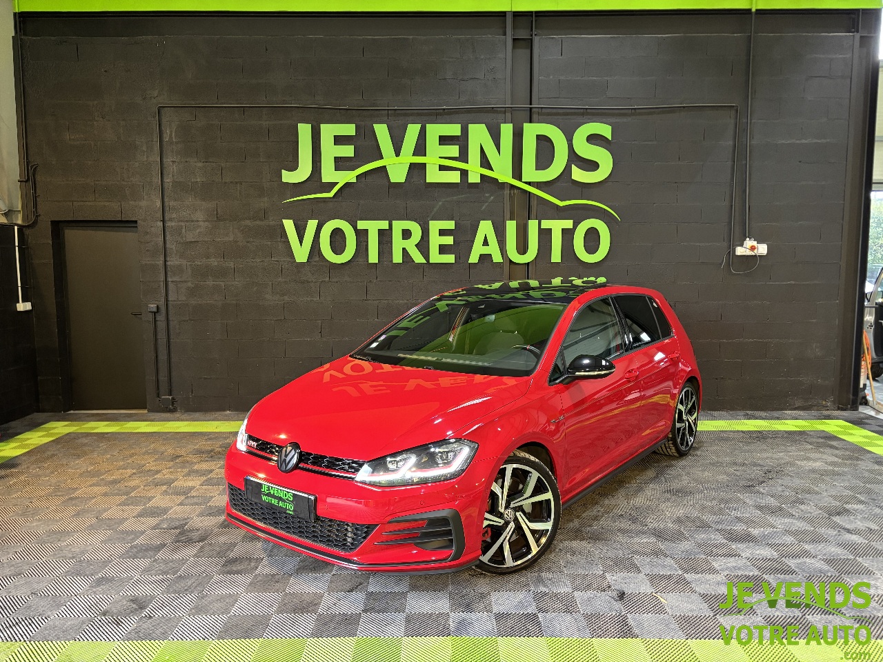 VOLKSWAGEN GOLF