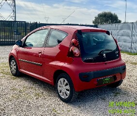 PEUGEOT 107
