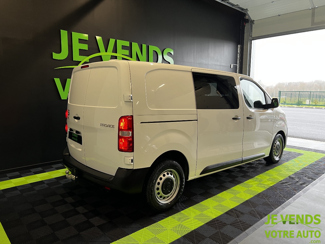 TOYOTA PROACE