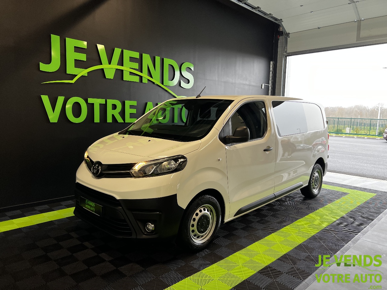 TOYOTA PROACE