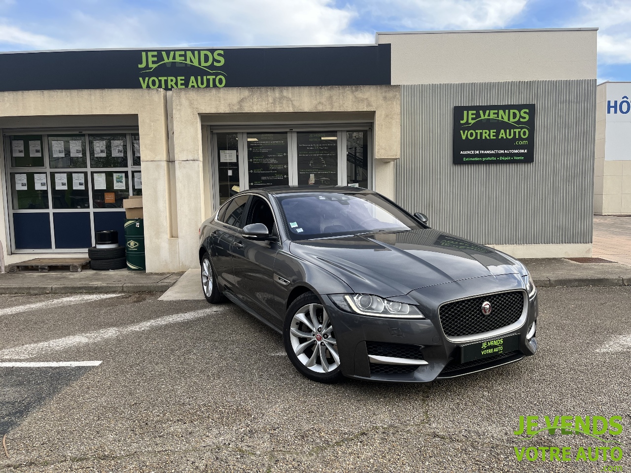 JAGUAR XF