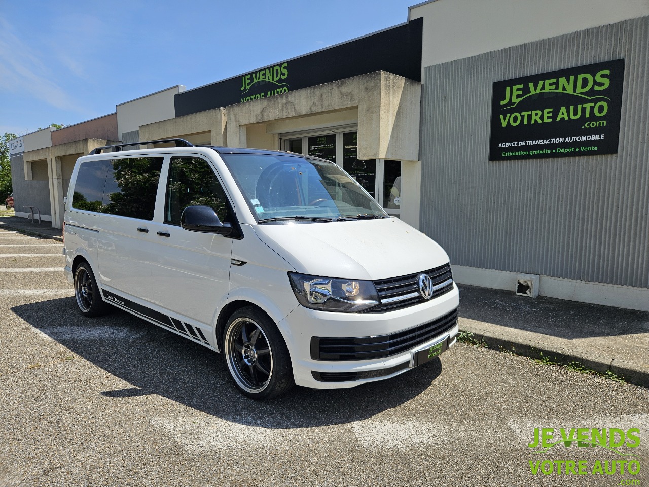 VOLKSWAGEN TRANSPORTER MAGNIFIQUE VAN VIP