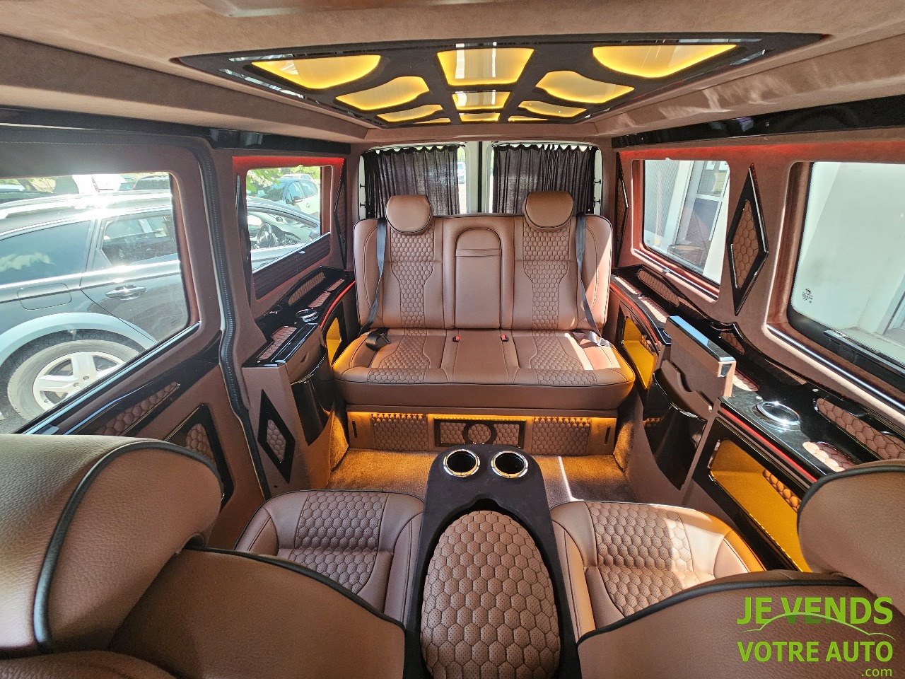 VOLKSWAGEN TRANSPORTER MAGNIFIQUE VAN VIP