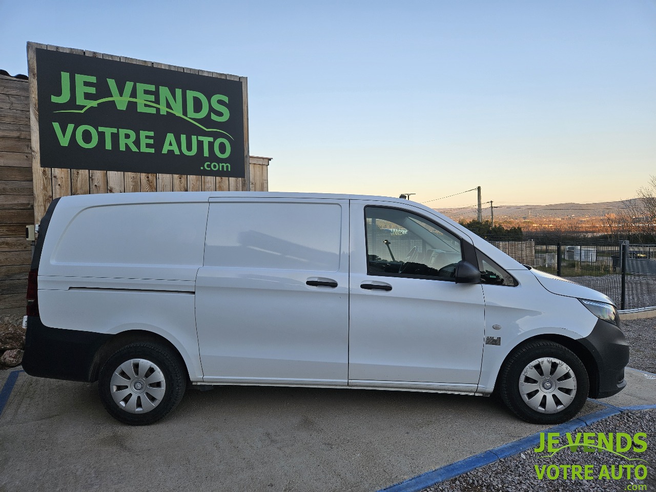 MERCEDES VITO