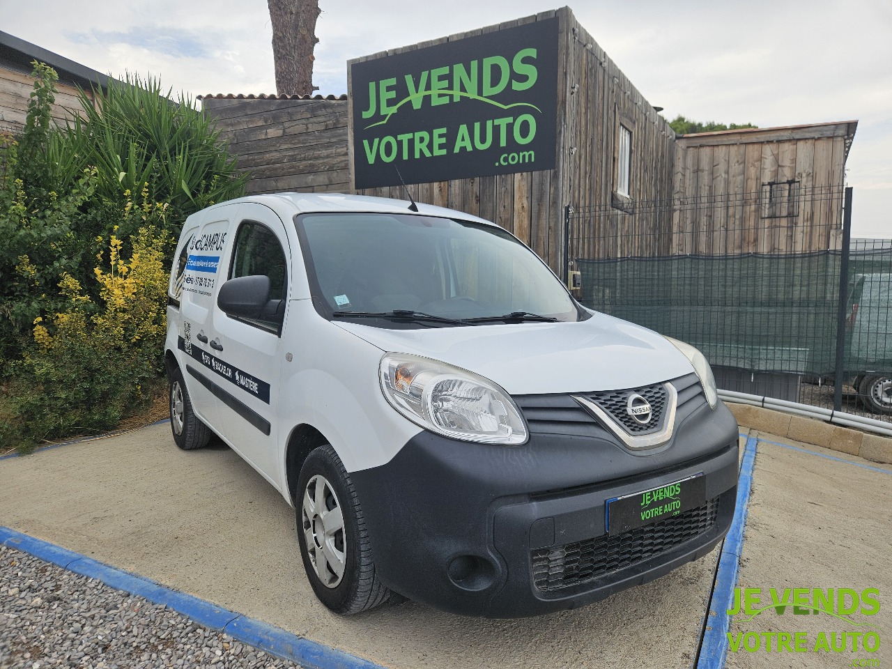 NISSAN NV250