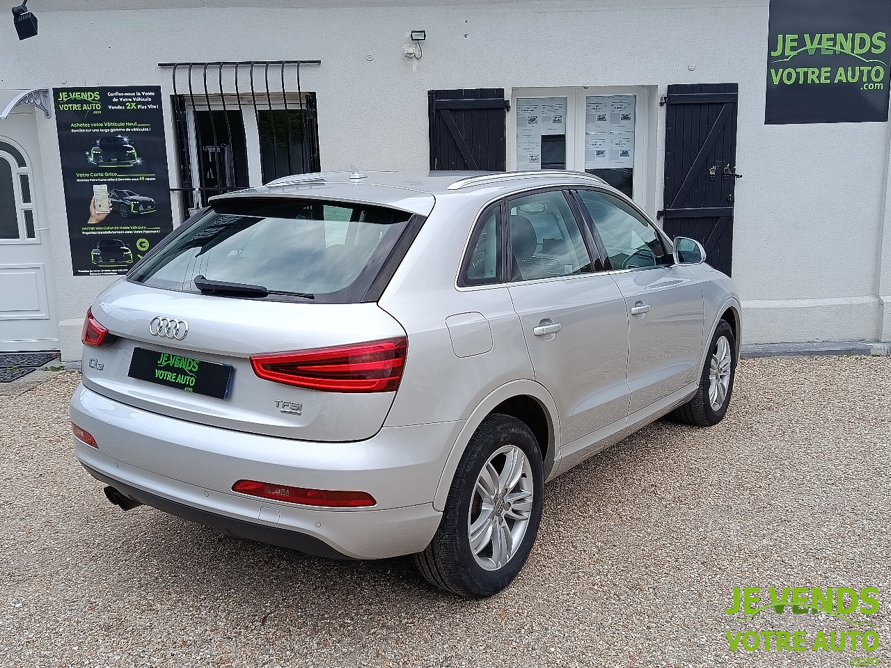 AUDI Q3