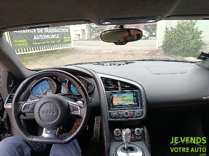 AUDI R8