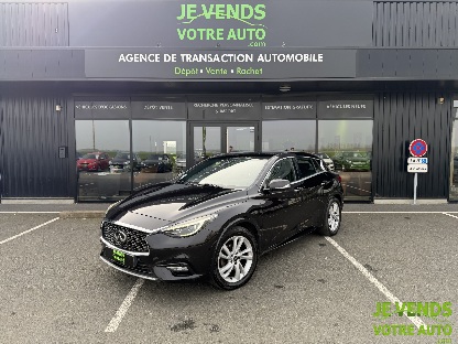 INFINITI Q30