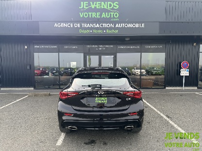 INFINITI Q30