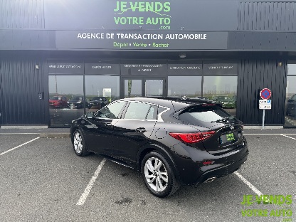 INFINITI Q30