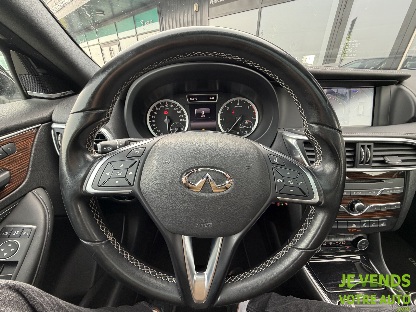 INFINITI Q30