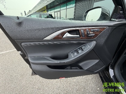 INFINITI Q30
