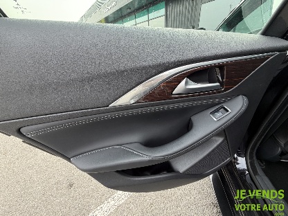 INFINITI Q30