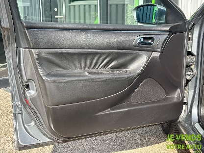 PEUGEOT 607