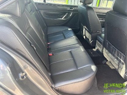 PEUGEOT 607