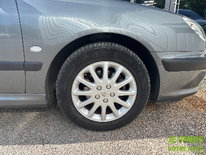PEUGEOT 607