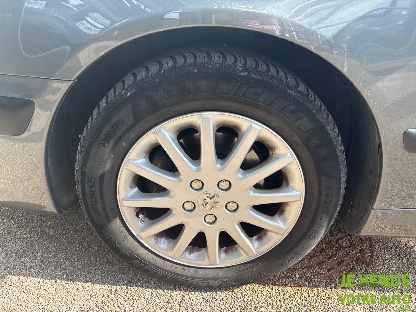 PEUGEOT 607