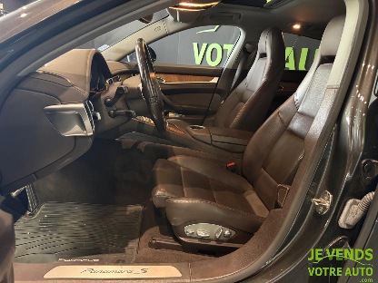 PORSCHE PANAMERA
