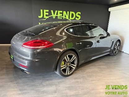 PORSCHE PANAMERA